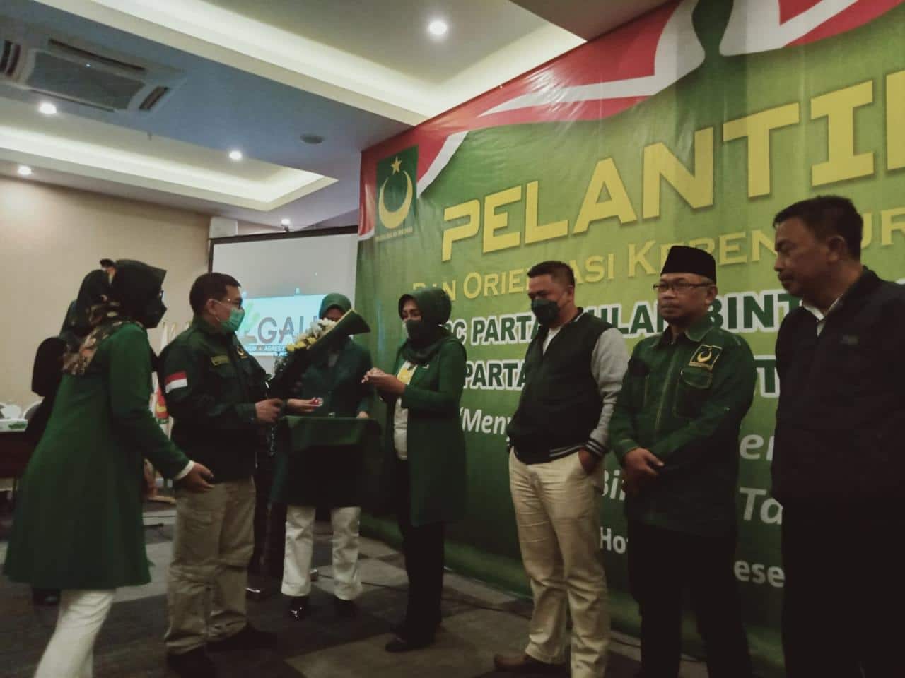 Edukasi Politik Dan Partisipasi Warga Dalam Pilkada Karawang 2024