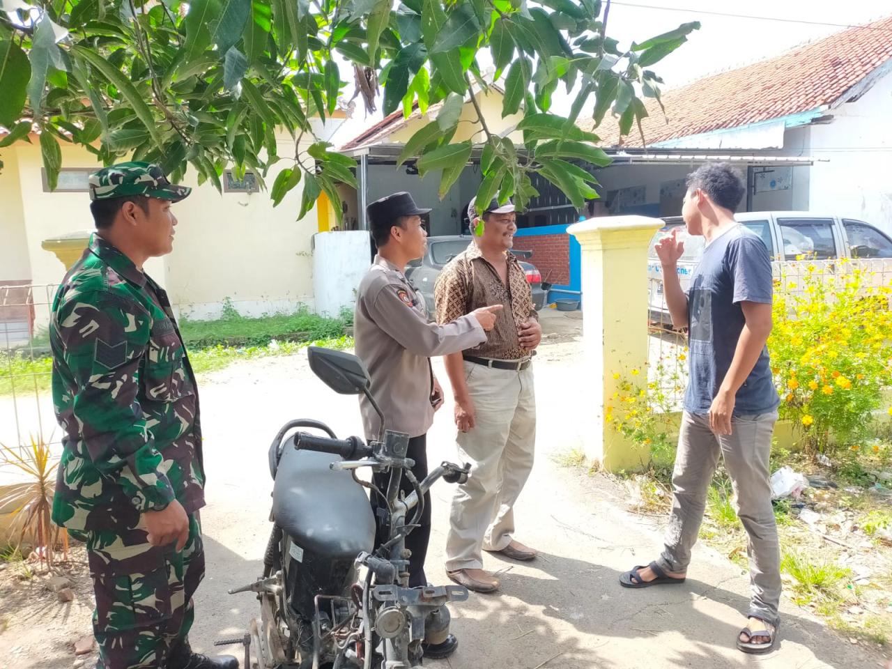 Edukasi Netralitas Tni Dan Polri Untuk Masyarakat Indramayu Menjelang Pilkada