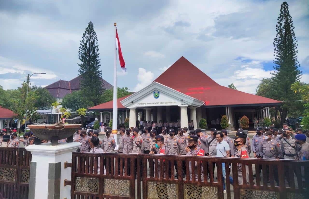 Persiapan Peralatan Pencoblosan Pilkada Indramayu